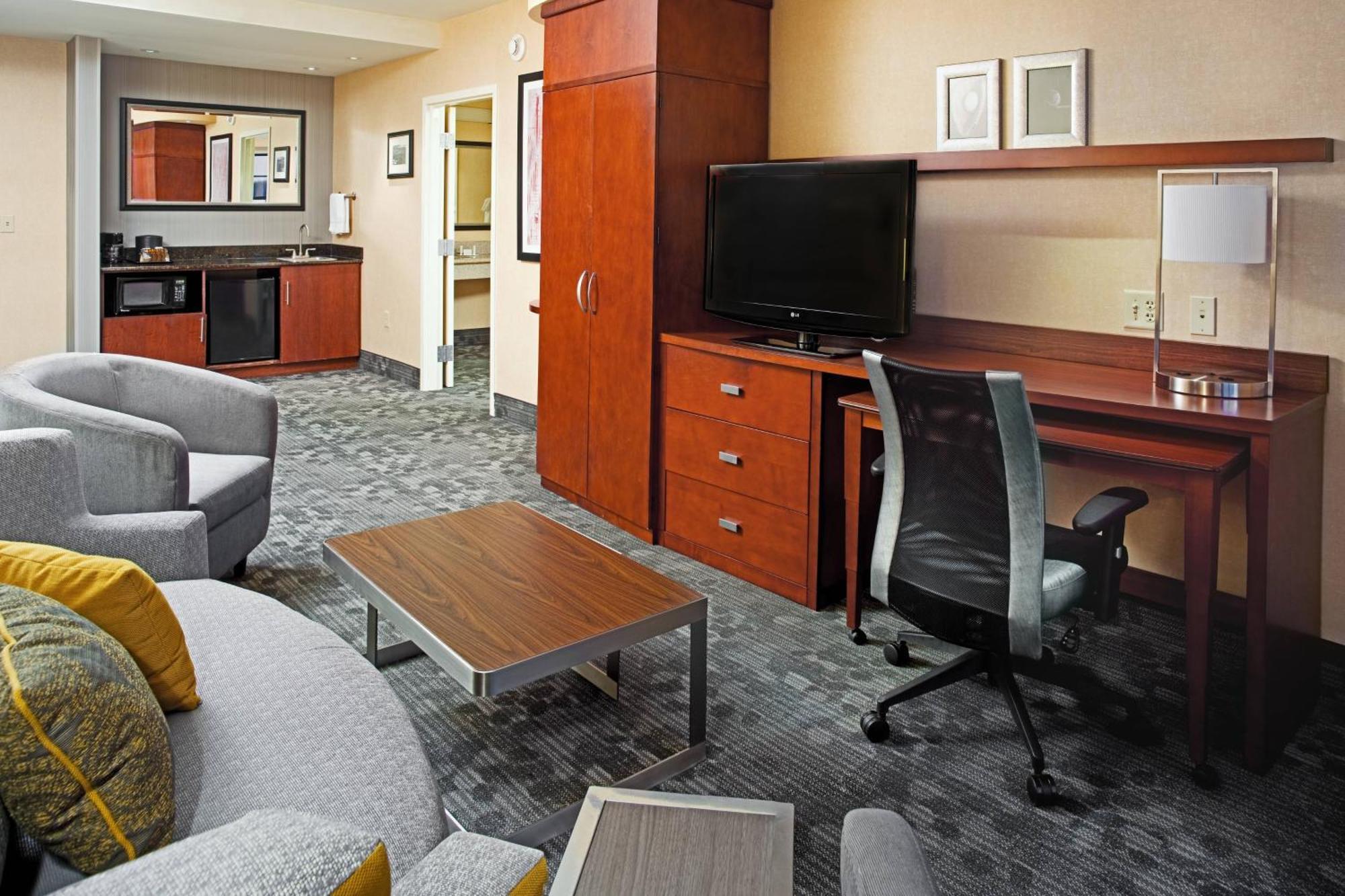 Courtyard Aberdeen at Ripken Stadium Bagian luar foto